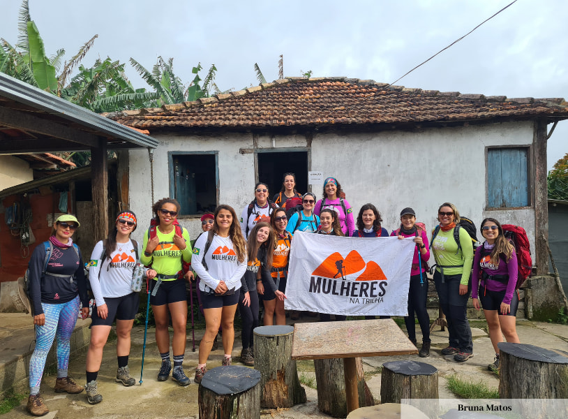 Grupo de Mulheres na Trilha