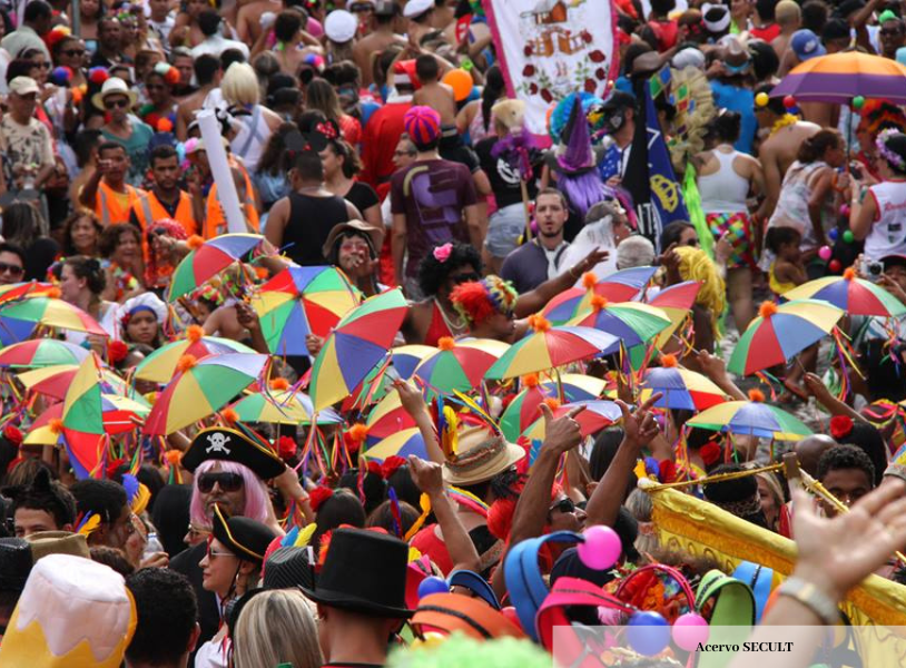 CARMO DE MINAS INOVA COM ESTRUTURA PARA O CARNAVAL - O Popular