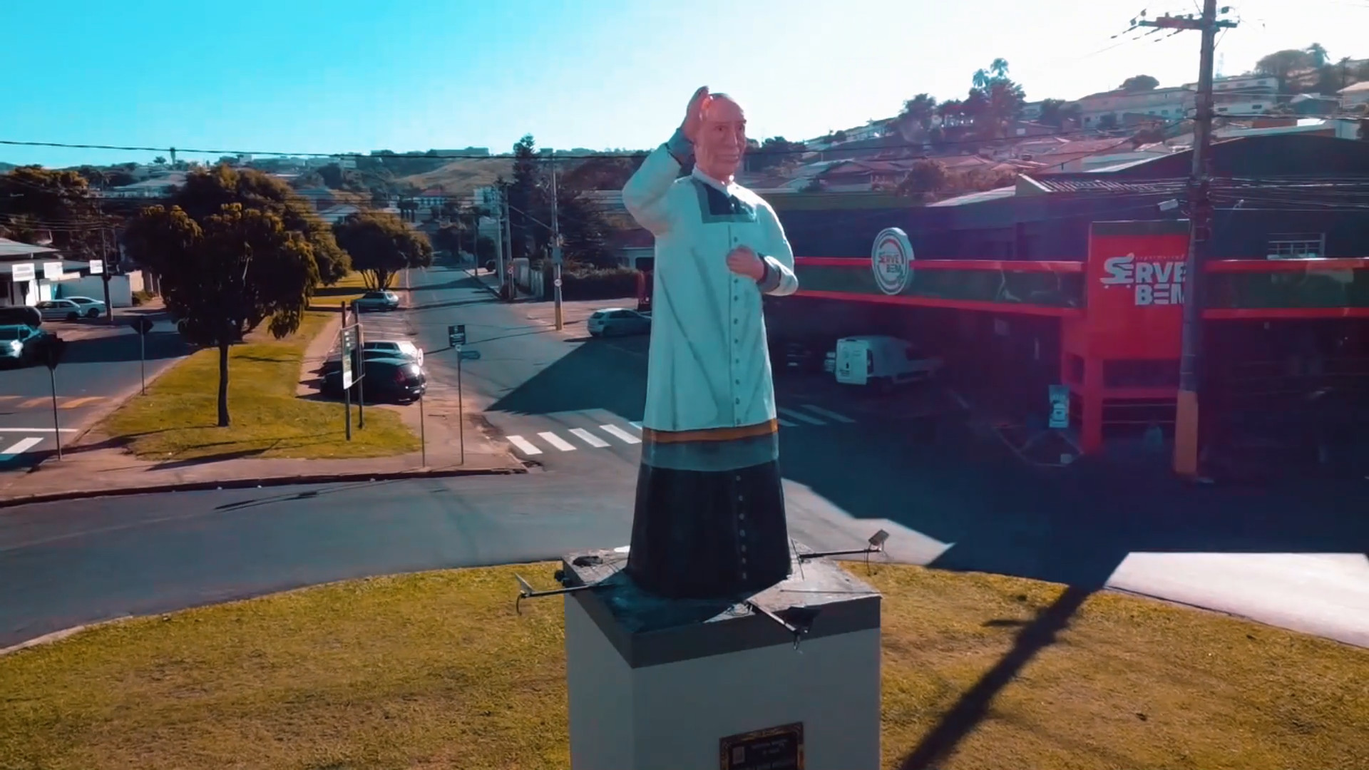 Estátua Beato Padre Donizete