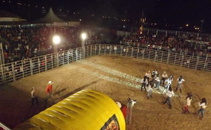 Portal Minas Gerais - Eventos: FESTA DO PEÃO DE BOIADEIRO