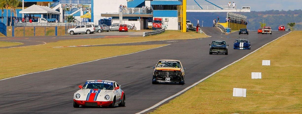 VÍDEO : Corrida de carros sem motor em Belo Horizonte